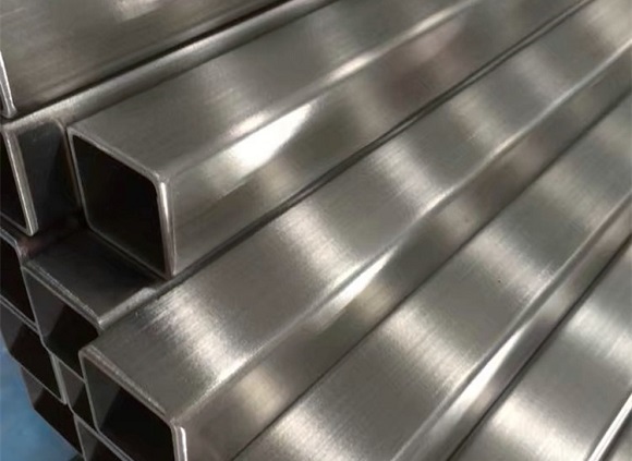 不锈钢制品管切削加工时造成表表不但滑的原因