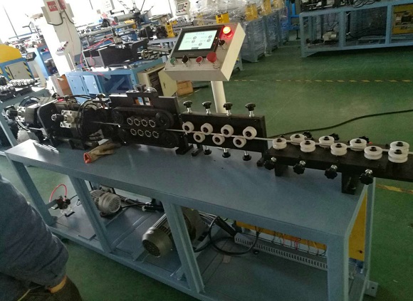 不锈钢制品管出产重点——校直